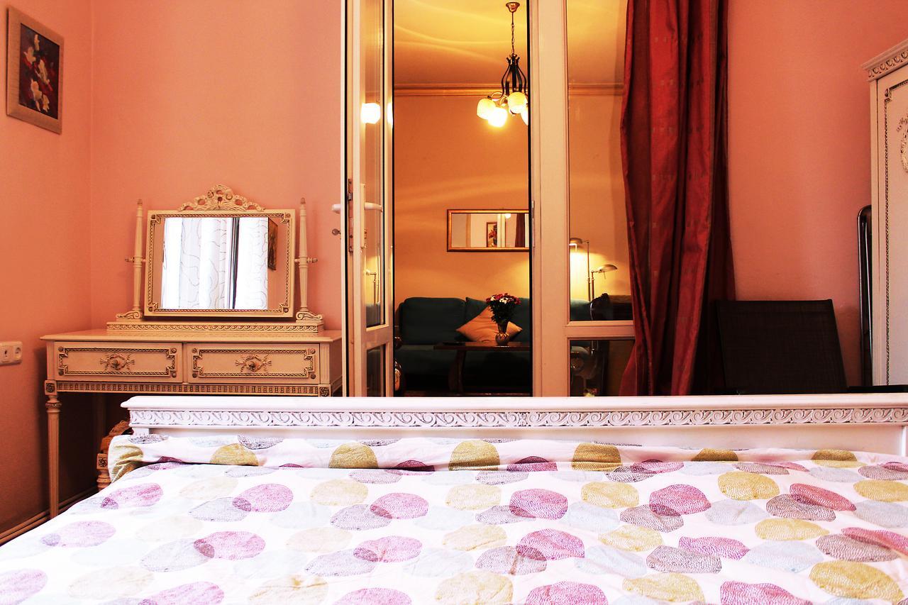 Vivid 2 Bedroom Apt. Erevan Esterno foto